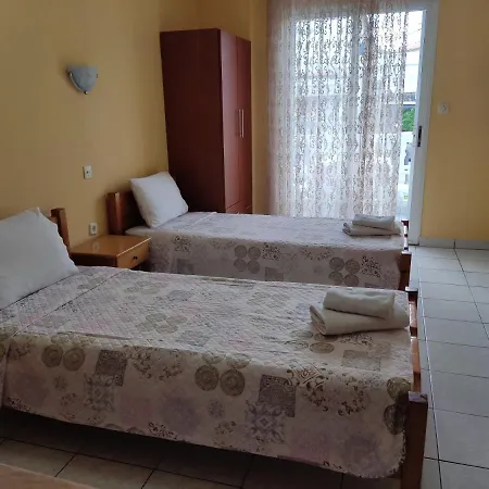 Rena'S Sunny House Aparthotel Sarti