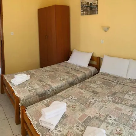 Rena'S Sunny House Apart Otel